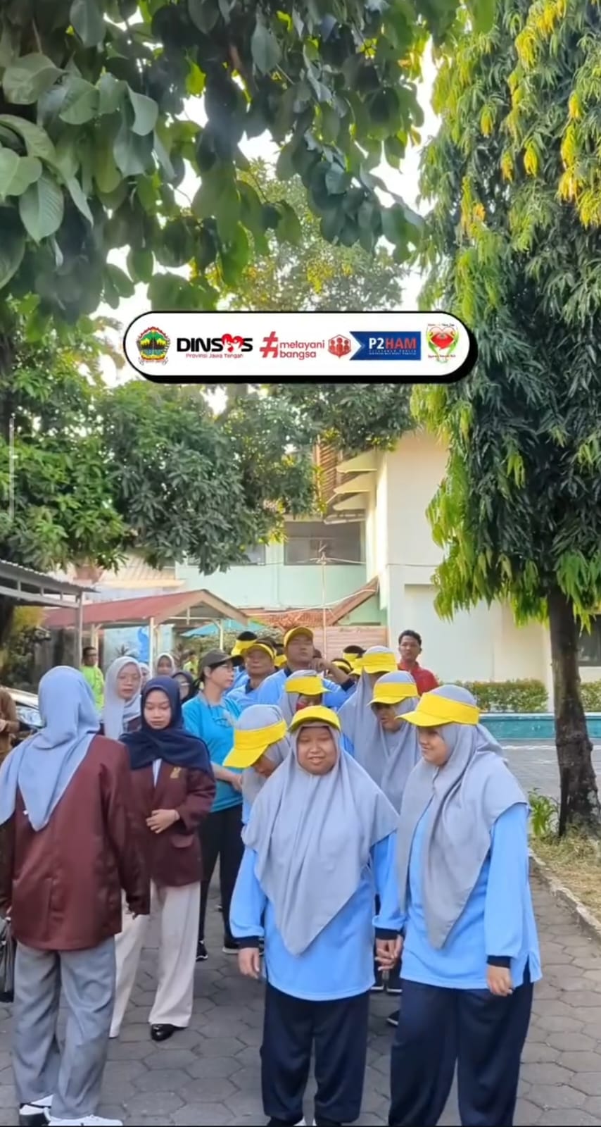 jalan sehat di gor balai jagong