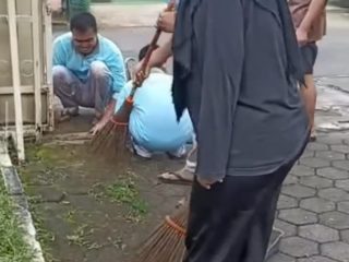 aksi bersih, kerja bakti penyandang disabilitas di ppsdsn pendowo kudus